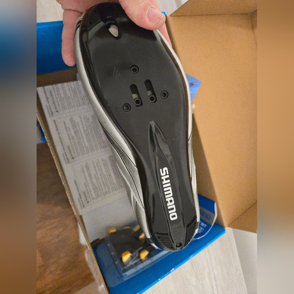 Shimano SH-R077 Road Bike Shoes Size 9 Cycling Gray Silver Biking Strap EUR 43 - Picture 5 of 6